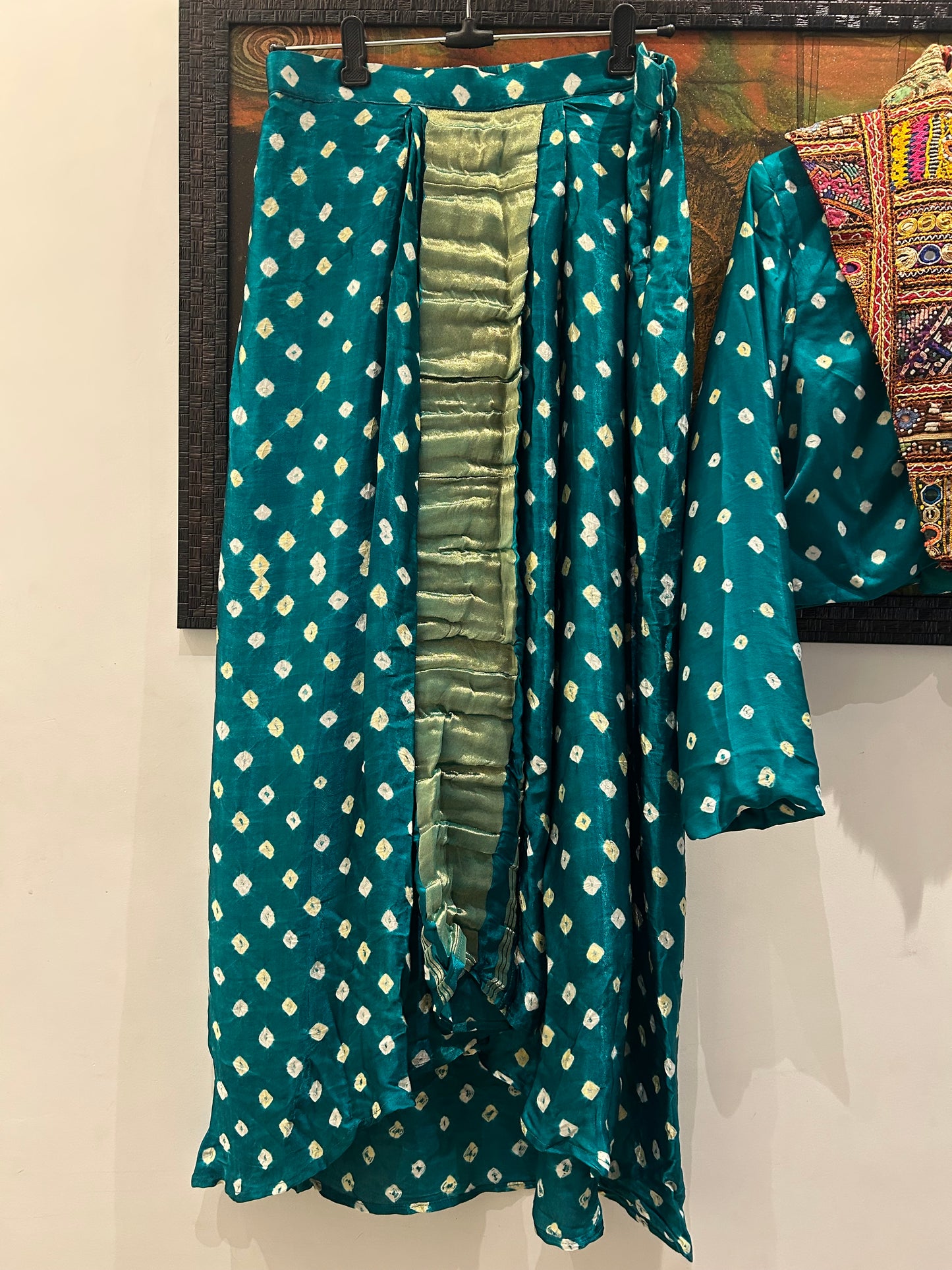 ASANJO BANDHANI JACKET & DRAPE SKIRT